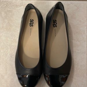 Brand new pair SAS black dress shoes size 9 1/2 WW